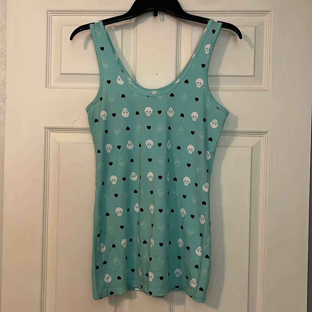 JUNIORS NWOT SKULL AND HEARTS TANK TOP : SIZE LARGE